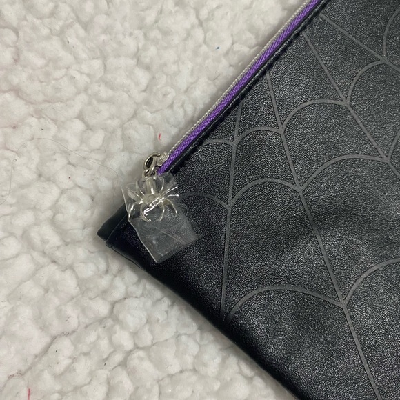 Ipsy Spiderman bag - Picture 5 of 6